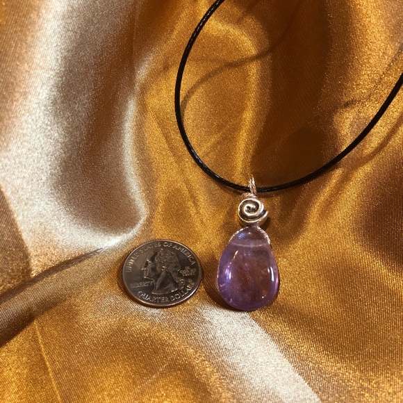 Amethyst necklace for spiritual growth & serenity - Picture 3 of 5